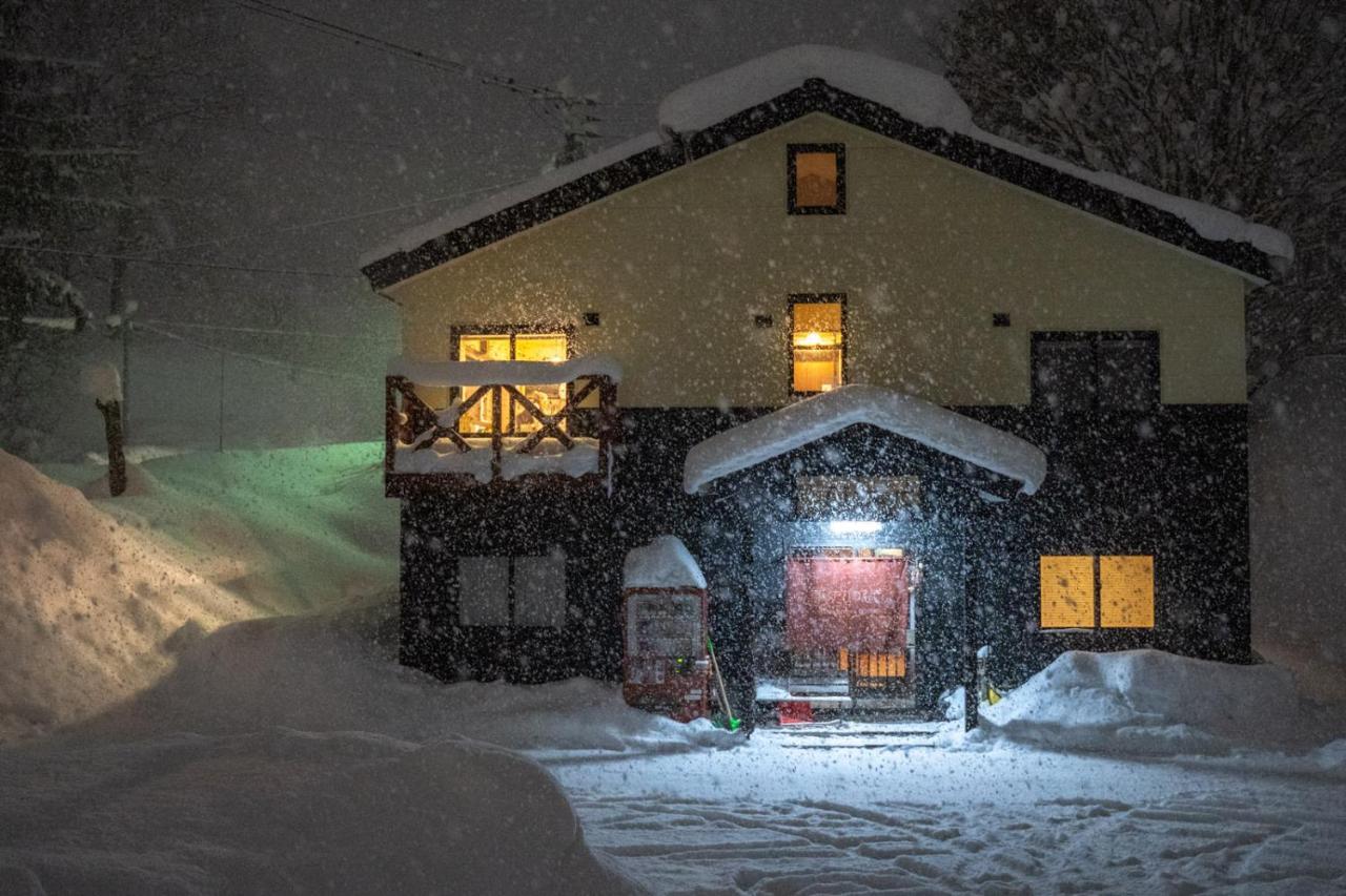 Niseko Tabi-Tsumugi Backpackers Hostel Кучан Екстериор снимка